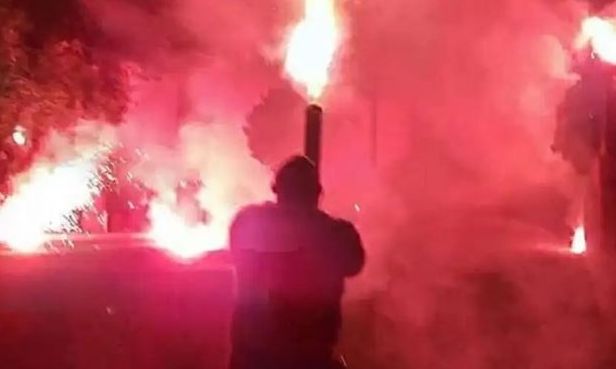 Λήμνος: Έριξαν βεγγαλικά με αυτοσχέδια «μπαζούκας» – Εκρηκτική η Ανάσταση