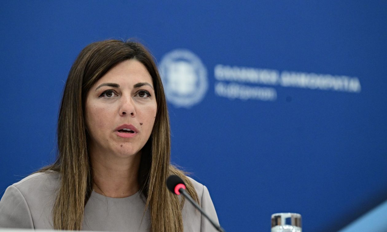 Ζαχαράκη: «Ο Πάπας Φραγκίσκος αφιέρωσε τη ζωή του στην υπηρεσία του πλησίον»