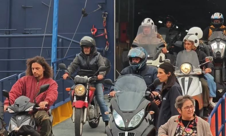 Κορυφώνεται η επιστροφή των εκδρομέων και από τα λιμάνια