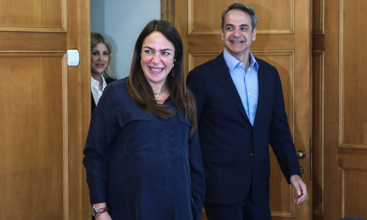 Επίσκεψη Μητσοτάκη στο υπουργείο Κοινωνικής Συνοχής και Οικογένειας – Τι είπε ο πρωθυπουργός
