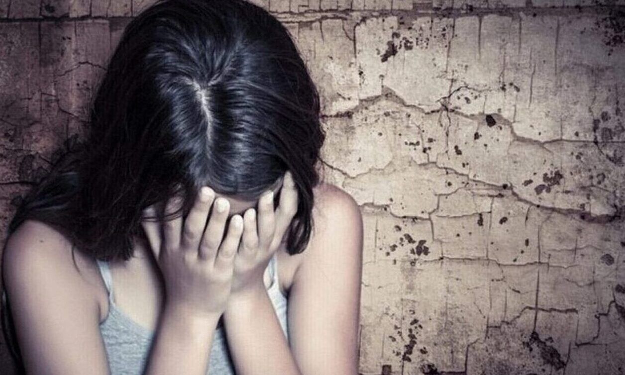 Σοβαρή καταγγελία στη Φθιώτιδα: Επαγγελματίας κατηγορείται ότι χτύπησε 12χρονο κοριτσάκι