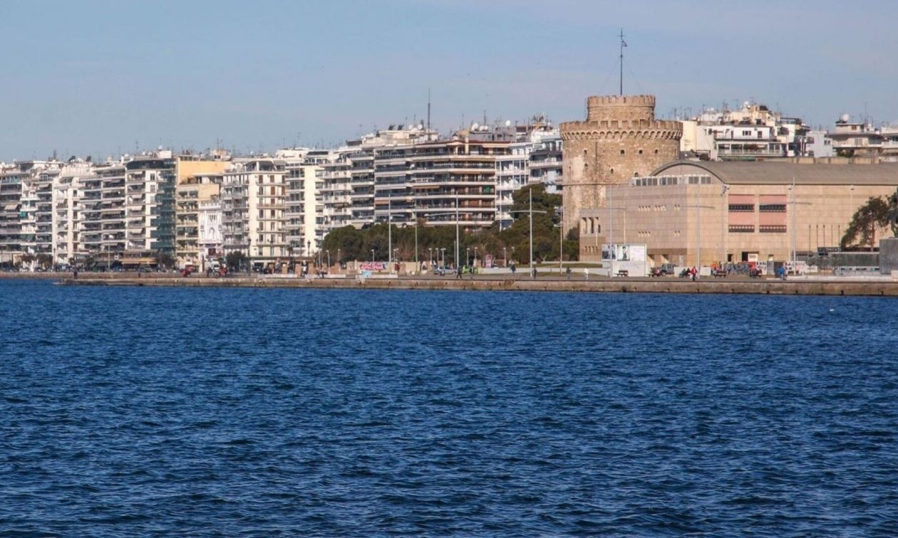 Θεσσαλονίκη: Το Λιμεναρχείο αναζητά πληροφορίες για τη σορό που εντοπίστηκε στον Θερμαϊκό
