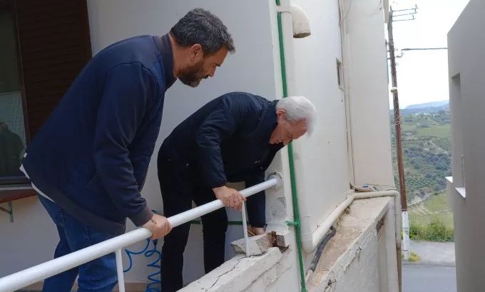 Βούτες: Δραματική προειδοποίηση Λέκκα – «Φύγετε άμεσα από τα σπίτια σας»