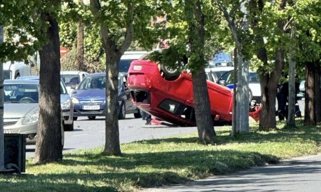 Καλαμάτα: Αυτοκίνητο προσέκρουσε σε δέντρο και αναποδογύρισε – Τραυματίστηκε η οδηγός του