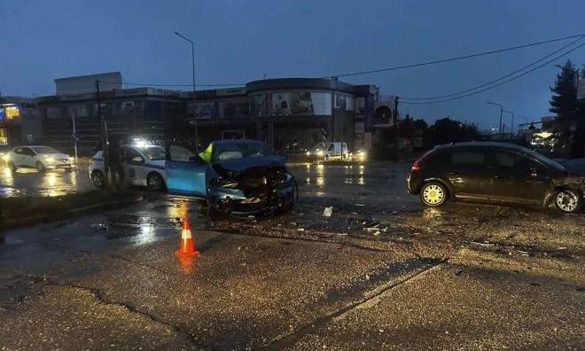 Θεσσαλονίκη: Τροχαίο με τραυματία στην ε.ο. Θεσσαλονίκης – Nέων Μουδανίων