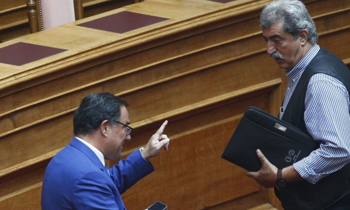 Νέα «μαχαιρώματα» στη Βουλή μεταξύ Άδωνι και Πολάκη: «Έχεις τα παντελόνια;» – «Λες π@@@@@ς»