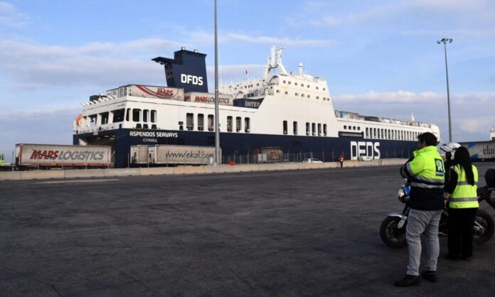 1645572-98762fd1-patra-limani.jpg