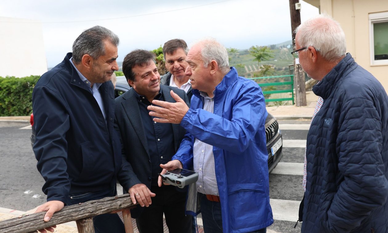 Στο Μαγαρικάρι την Δευτέρα ο Ευθύμης Λέκκας – Σε συναγερμό το χωριό λόγω ρωγμών και κατολισθήσεων