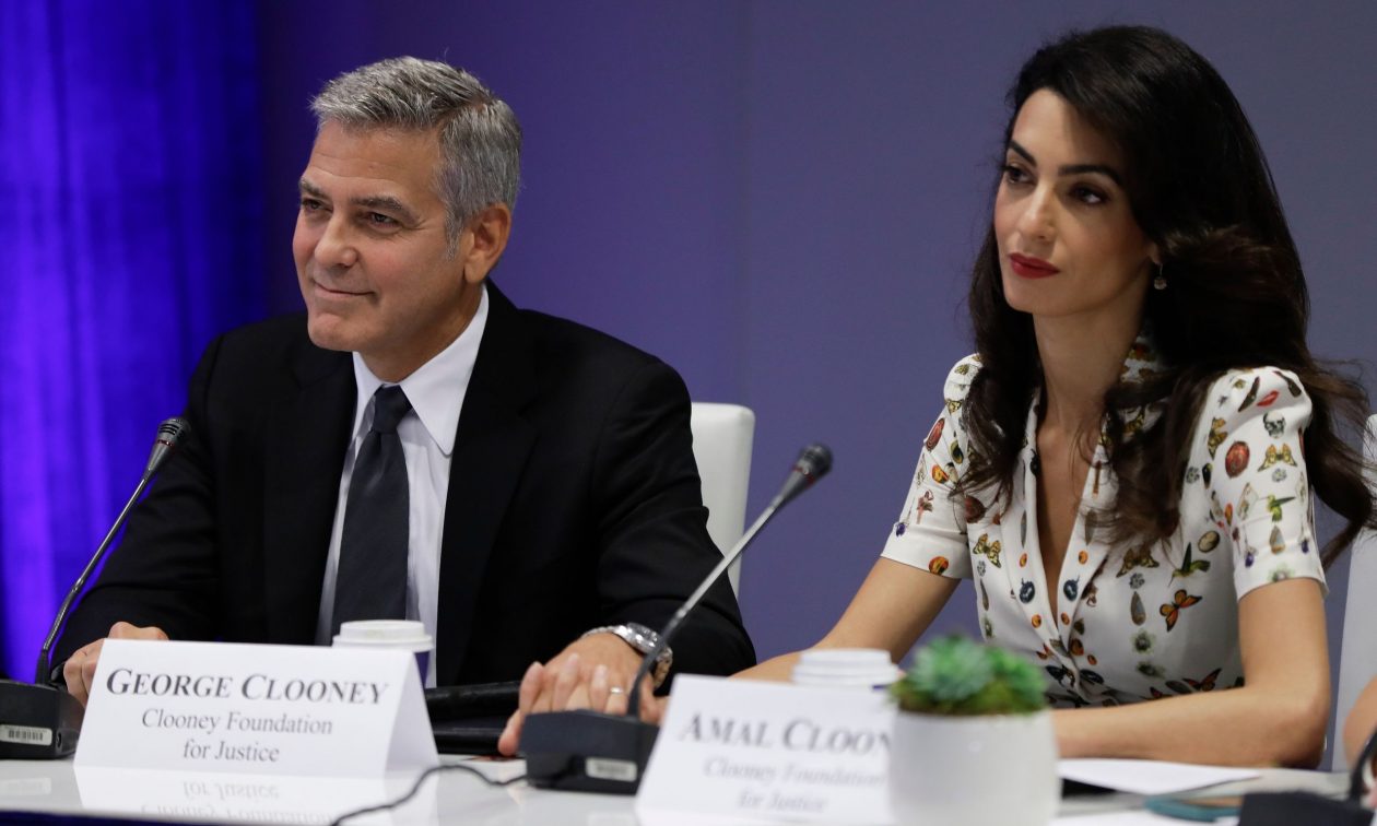 ΗΠΑ: Κινδυνεύει με απέλαση η Αμάλ Κλούνεΐ – Ο ρόλος της στις διώξεις κατά Νετανιάχου