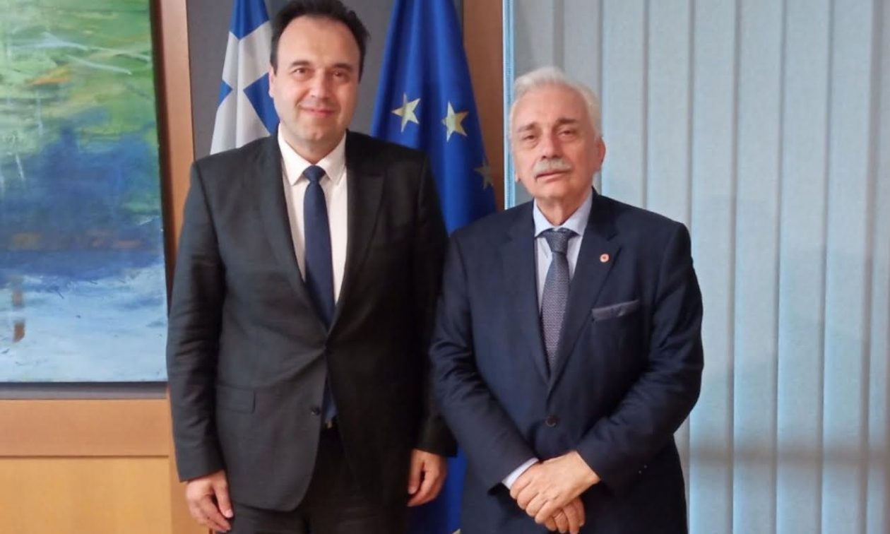 Συνάντηση Παπαστεργίου – Αυγερινού: Έμφαση στην ψηφιοποίηση αρχειακού υλικού του Ερυθρού Σταυρού