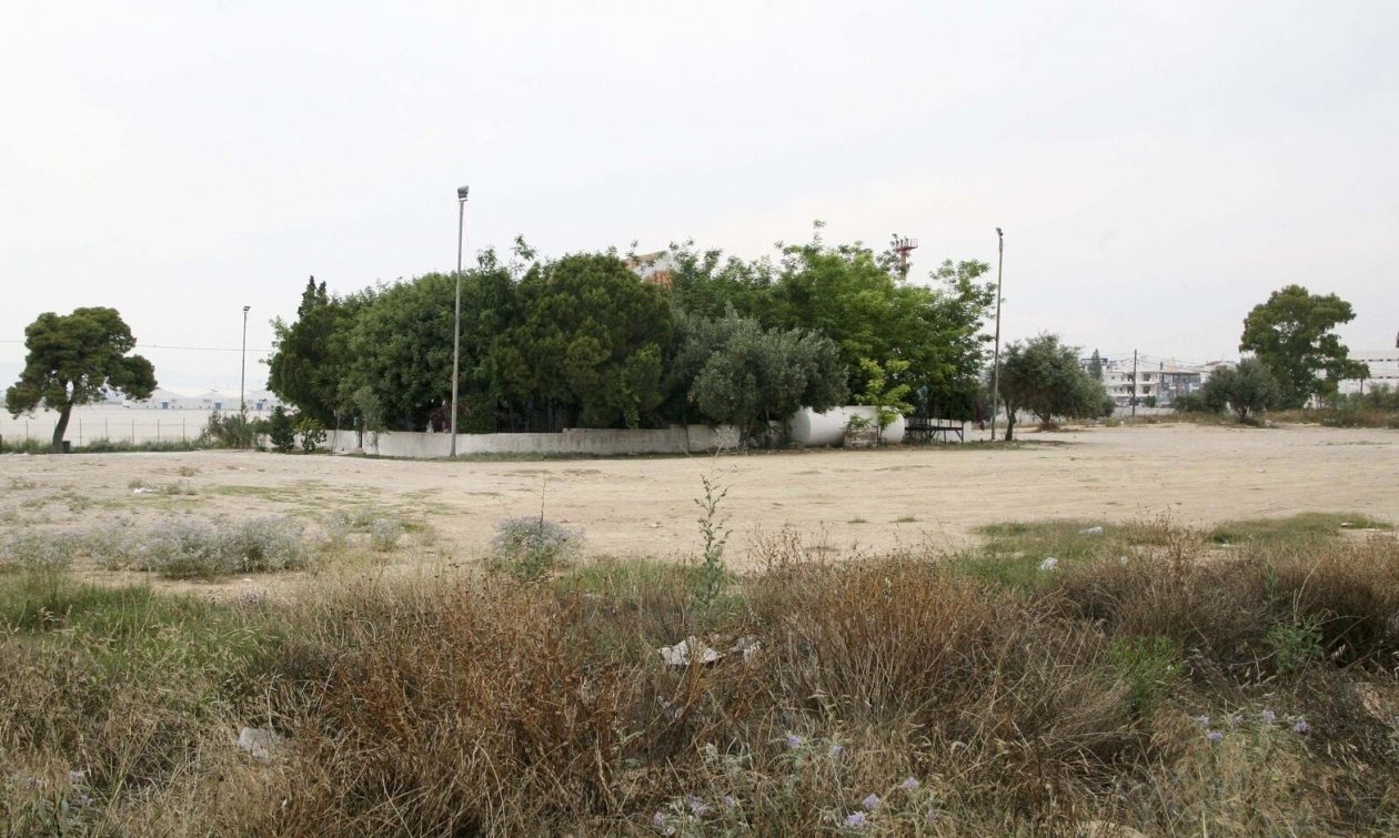 «Πόλεμος» Ανδρουλάκη – Παπασταύρου για τα οικόπεδα των δύο στρεμμάτων