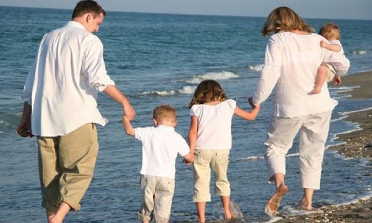 Το σχέδιο για δημογραφικό: Ποιοι κερδίζουν έως 60% αύξηση αναδρομικά, ποια επιδόματα «ξεκλειδώνουν»