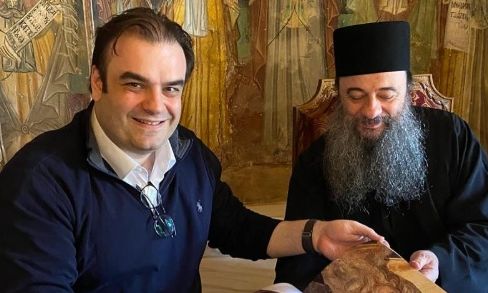 Κυριάκος Πιερρακάκης: Επισκέφθηκε το Άγιον Όρος – Φωτογραφίες από το προσκύνημά του