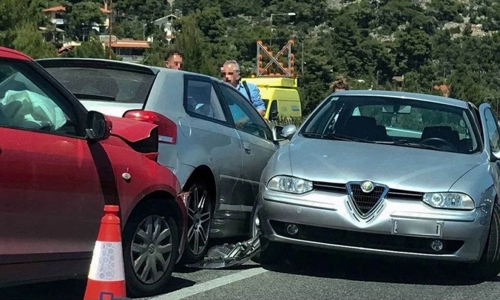 Πάτρα: Τραυματίστηκε έγκυος έπειτα από σύγκρουση τριών αυτοκινήτων