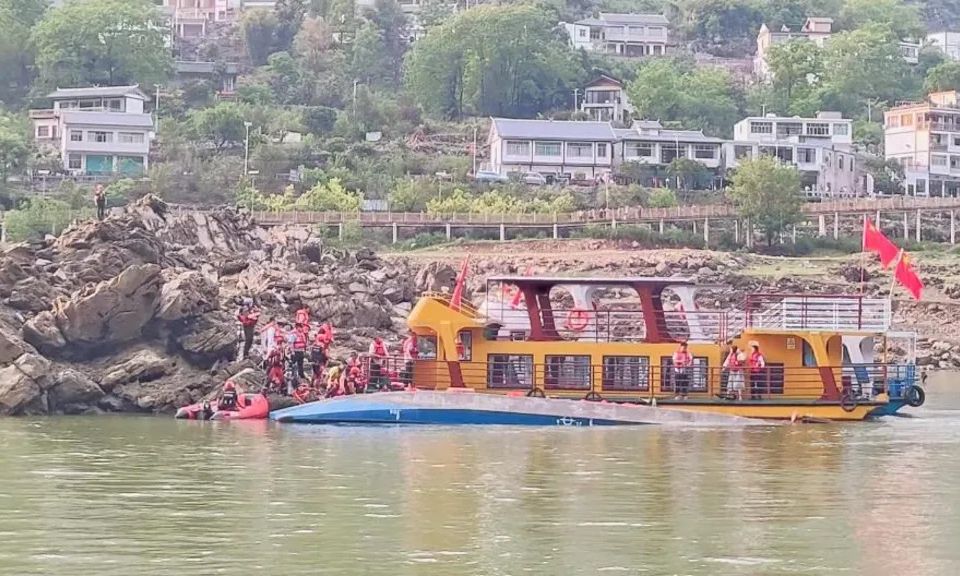 Κίνα: Ισχυροί άνεμοι αναποδογύρισαν τουριστικά σκάφη – 10 νεκροί και 70 τραυματίες