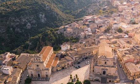 Σε αυτό το χωριό κανείς δεν πεθαίνει πριν τα 100 – Ποιο είναι το μυστικό της μακροζωίας