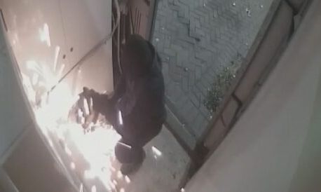 Χαλκιδική: Πώς δρούσε συμμορία που ανατίναζε ΑΤΜ – Έκοβαν με τροχό το μηχάνημα και έβαζαν εκρηκτικά