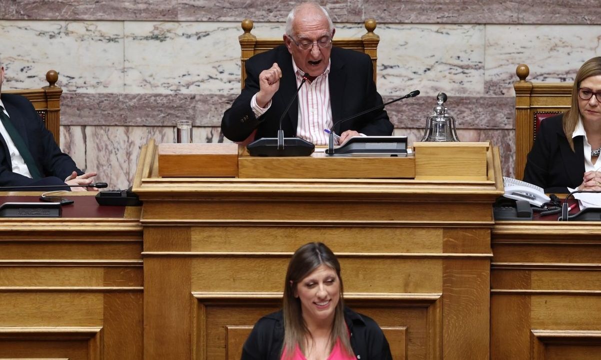 Κακλαμάνης: Προανήγγειλε αυτόματο «κόφτη» για τους ομιλητές στη Βουλή που υπερβαίνουν τον χρόνο