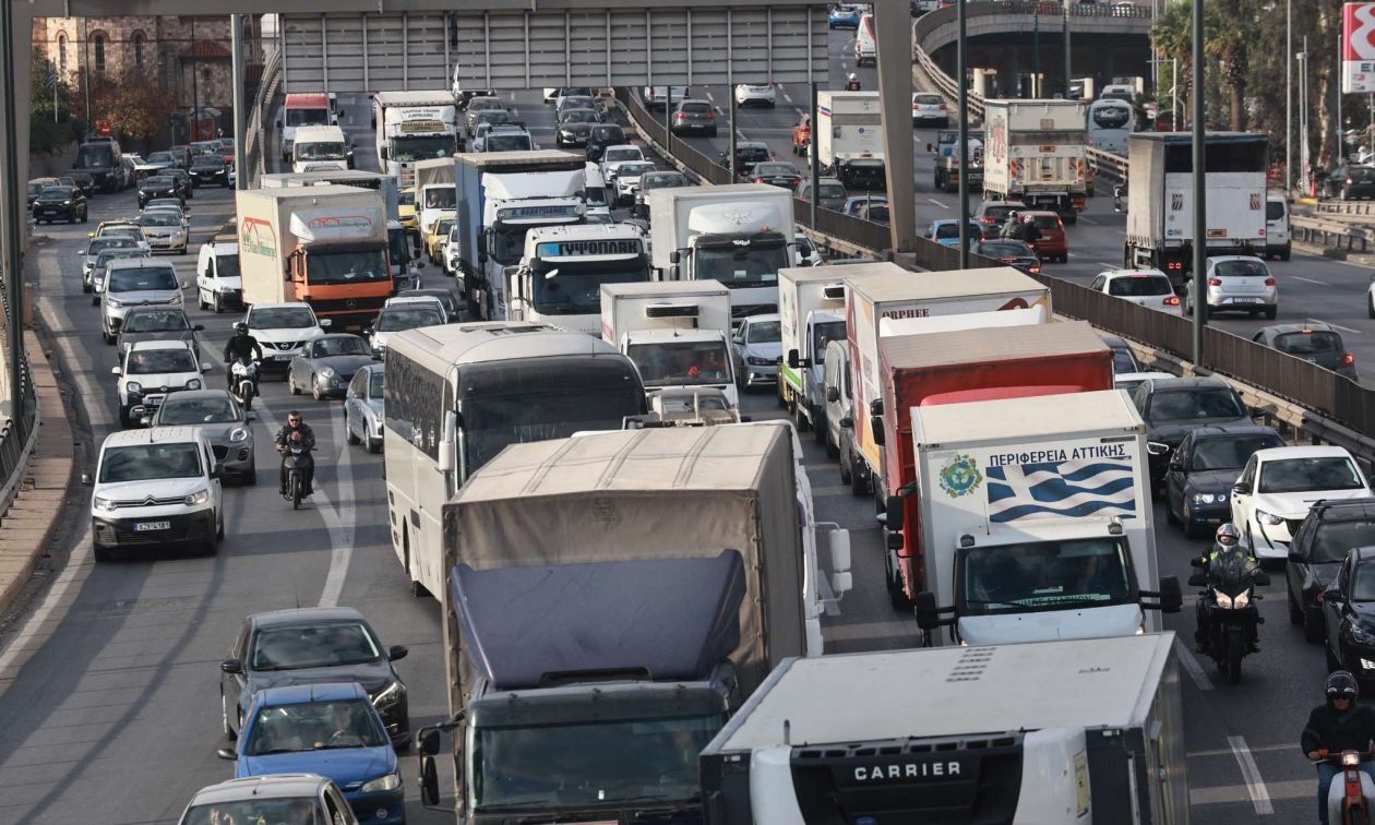 Κίνηση τώρα: Τεράστιο «πάρκινγκ» ο Κηφισός – Μεγάλες καθυστερήσεις και σε Κηφισίας, Μεσογείων