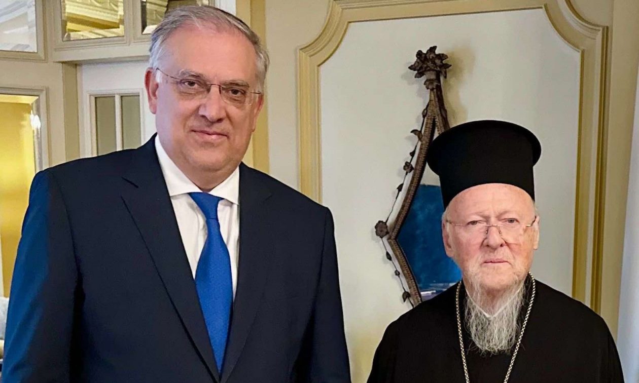 Συνάντηση Θεοδωρικάκου με τον Οικουμενικό Πατριάρχη