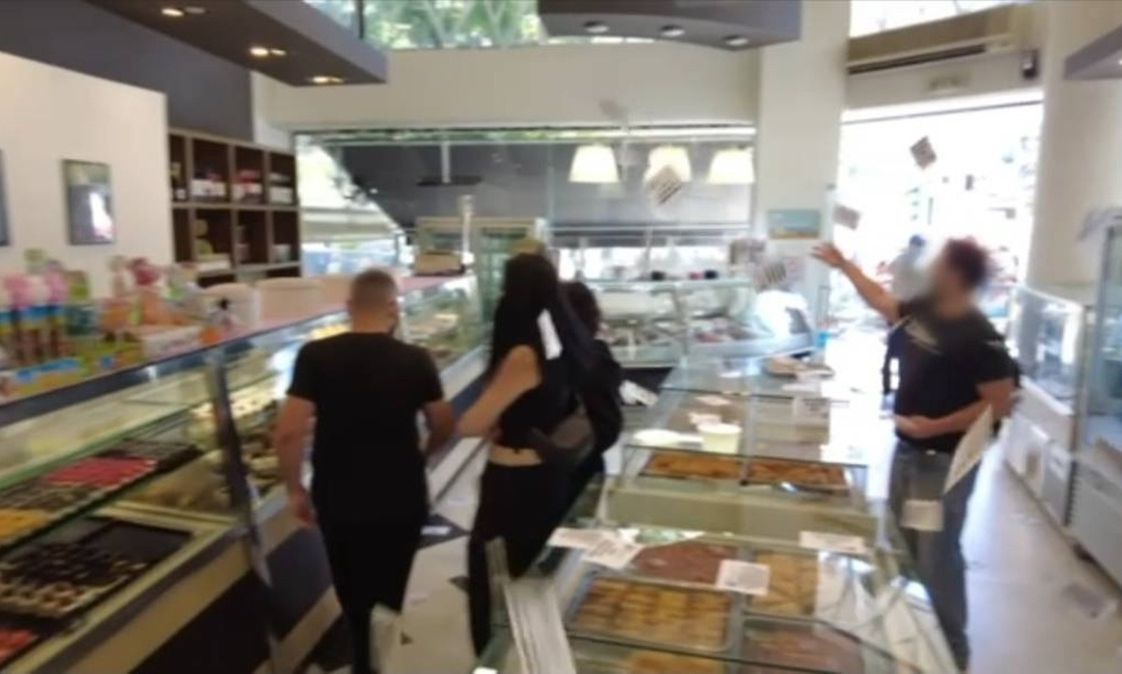 Θεσσαλονίκη: Παρέμβαση του Ρουβίκωνα σε γνωστό ζαχαροπλαστείο
