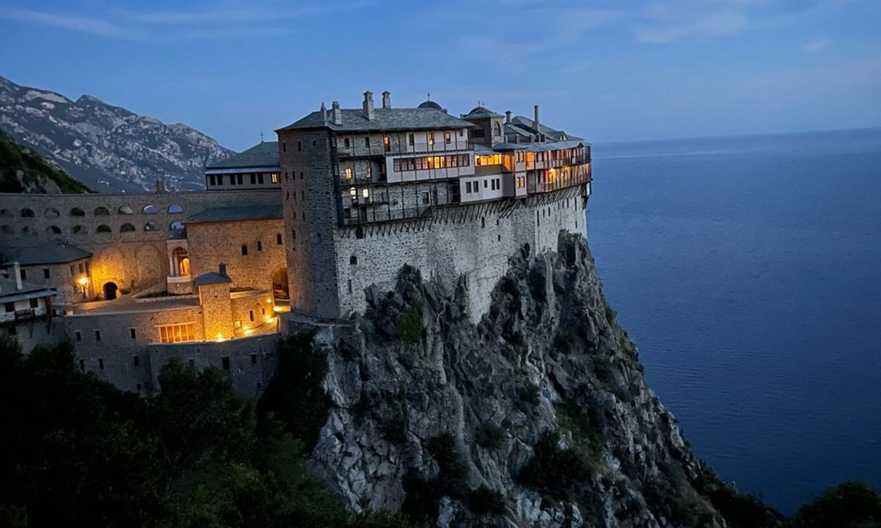 Δωρεά αρχείου ειδήσεων και φωτογραφιών στο Άγιο Όρος από το Βουλγαρικό Πρακτορείο Ειδήσεων