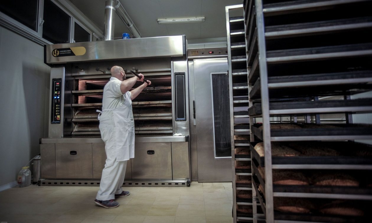 Από αύριο οι αιτήσεις επιχειρήσεων για επιδότηση της κατανάλωσης ηλεκτρικής ενέργειας