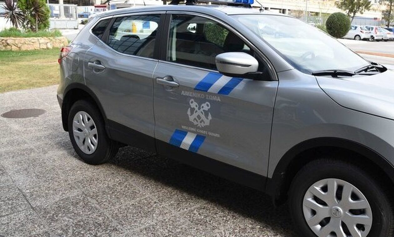 Άγιοι Θεόδωροι: Πολίτης βρήκε θαμμένο όπλο στη θάλασσα