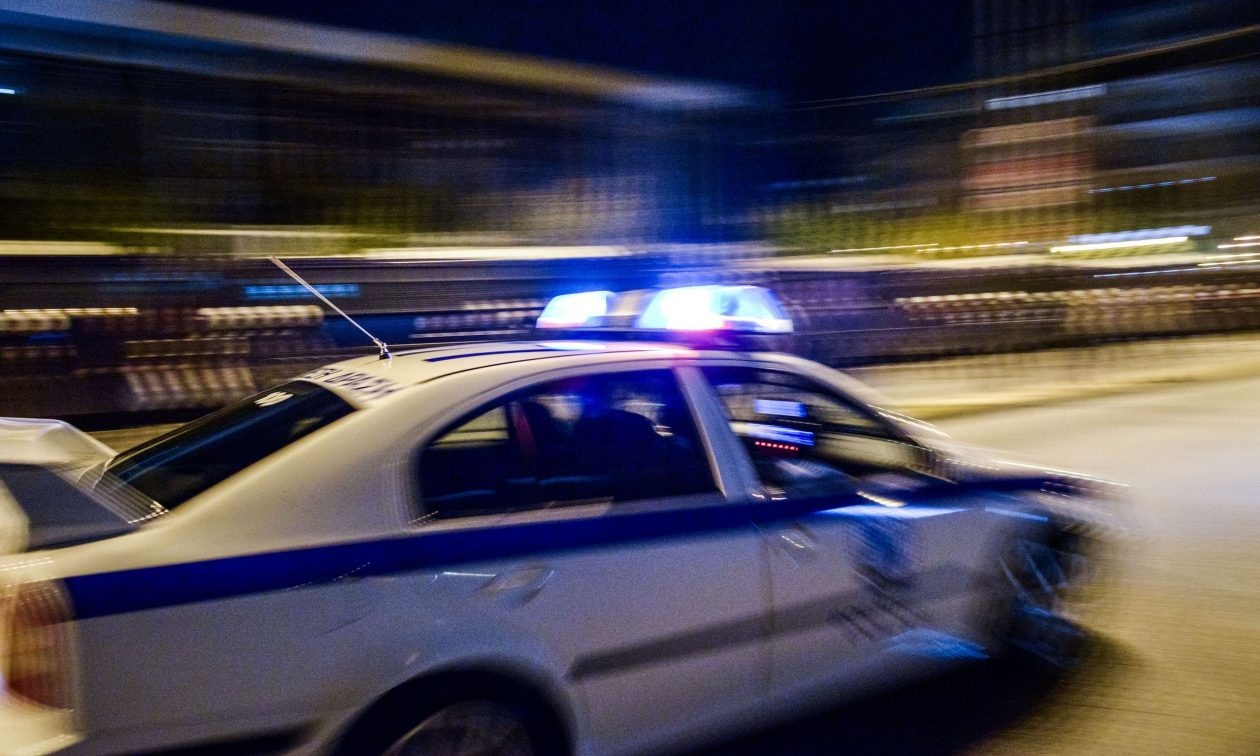 Συναγερμός στον Βόλο: Άγρια επίθεση με μαχαίρι σε θαμώνες καταστήματος