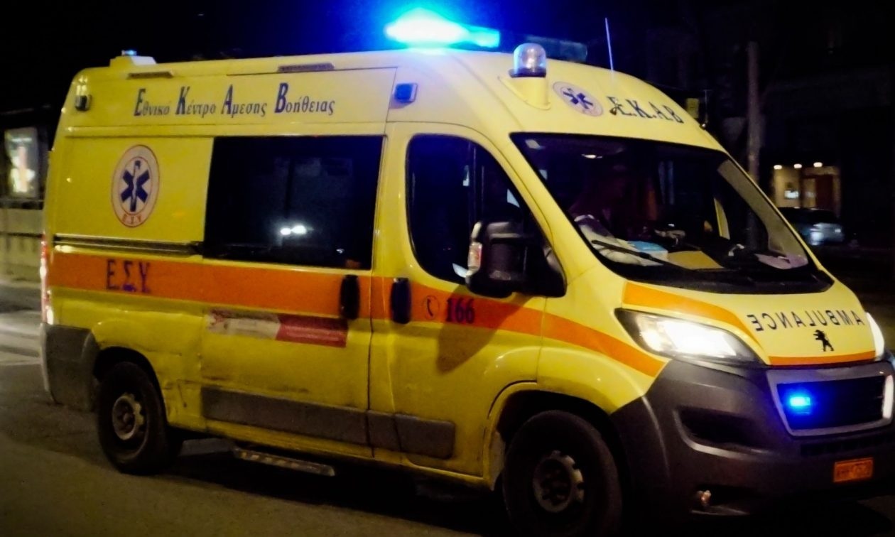 Θεσσαλονίκη: Διασωληνωμένη 25χρονη που βρέθηκε σε πεζοδρόμιο – Εξετάζεται αν έπεσε από μπαλκόνι