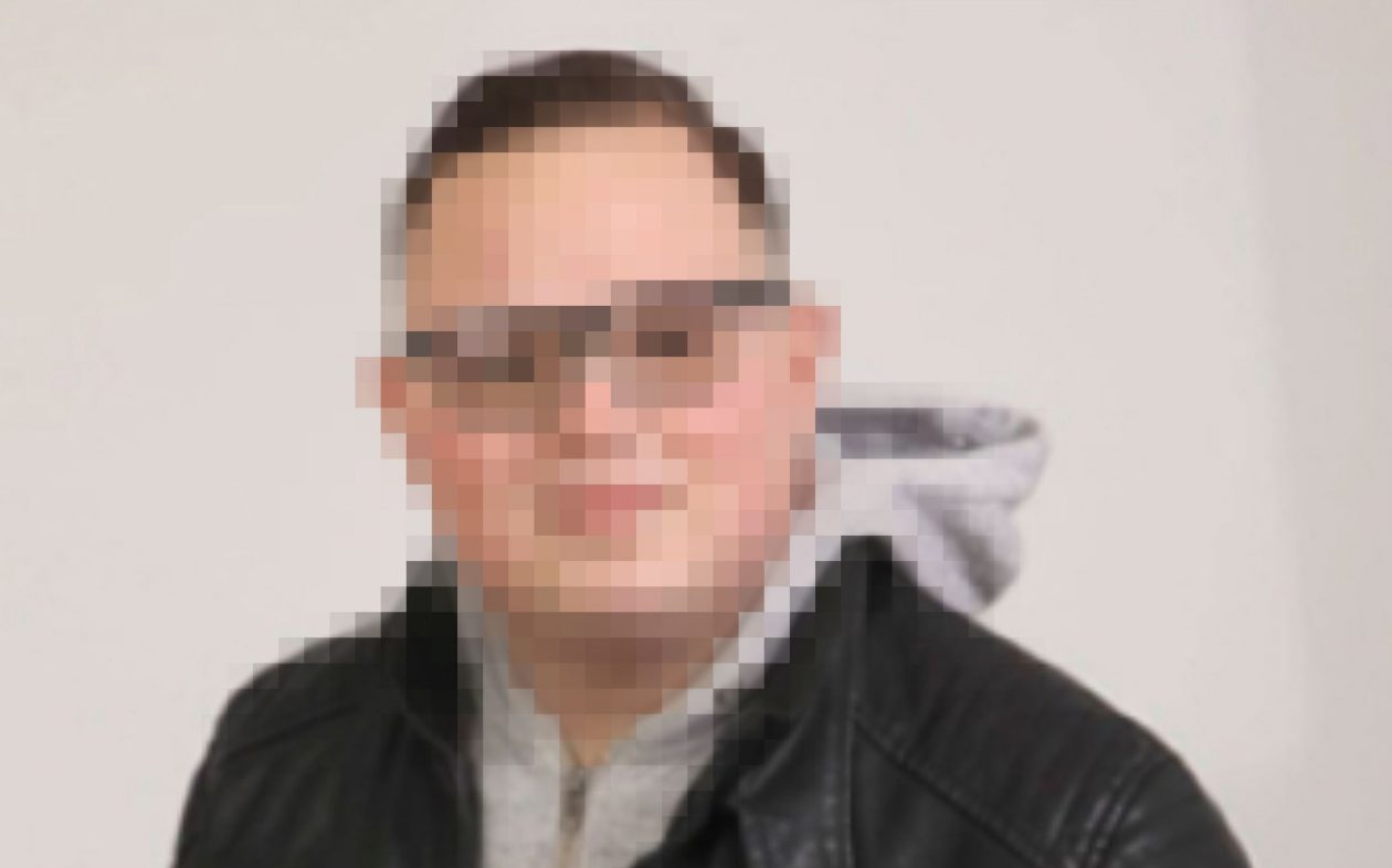 Λάρισα: Σκηνές «Ψυχώ» από τον μητροκτόνο – Άφησε το πτώμα στην κουζίνα και έβγαλε βόλτα τα σκυλιά
