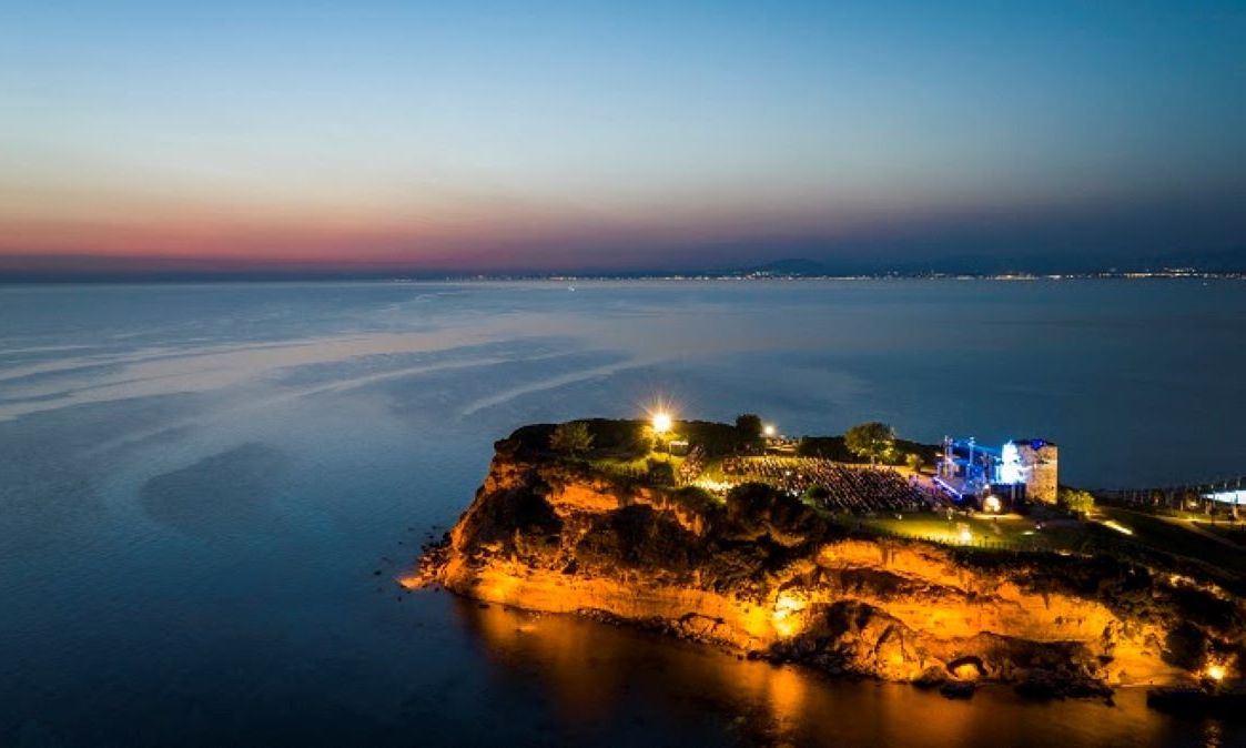 Sani Festival: Επιστρέφει στο λόφο της Σάνης με ένα εντυπωσιακό line-up