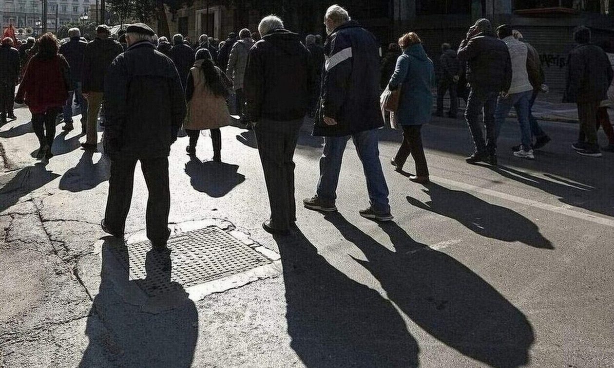 Αναδρομικά: «Κλείδωσαν» για 50.000 συνταξιούχους τον Ιούνιο – Ποιοι θα πάρουν έως 15.000 ευρώ