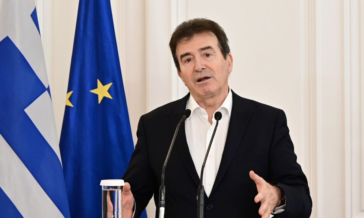 Χρυσοχοϊδης: Ιστορική στιγμή η νέα δομή του Αρχηγείου της ΕΛ.ΑΣ.
