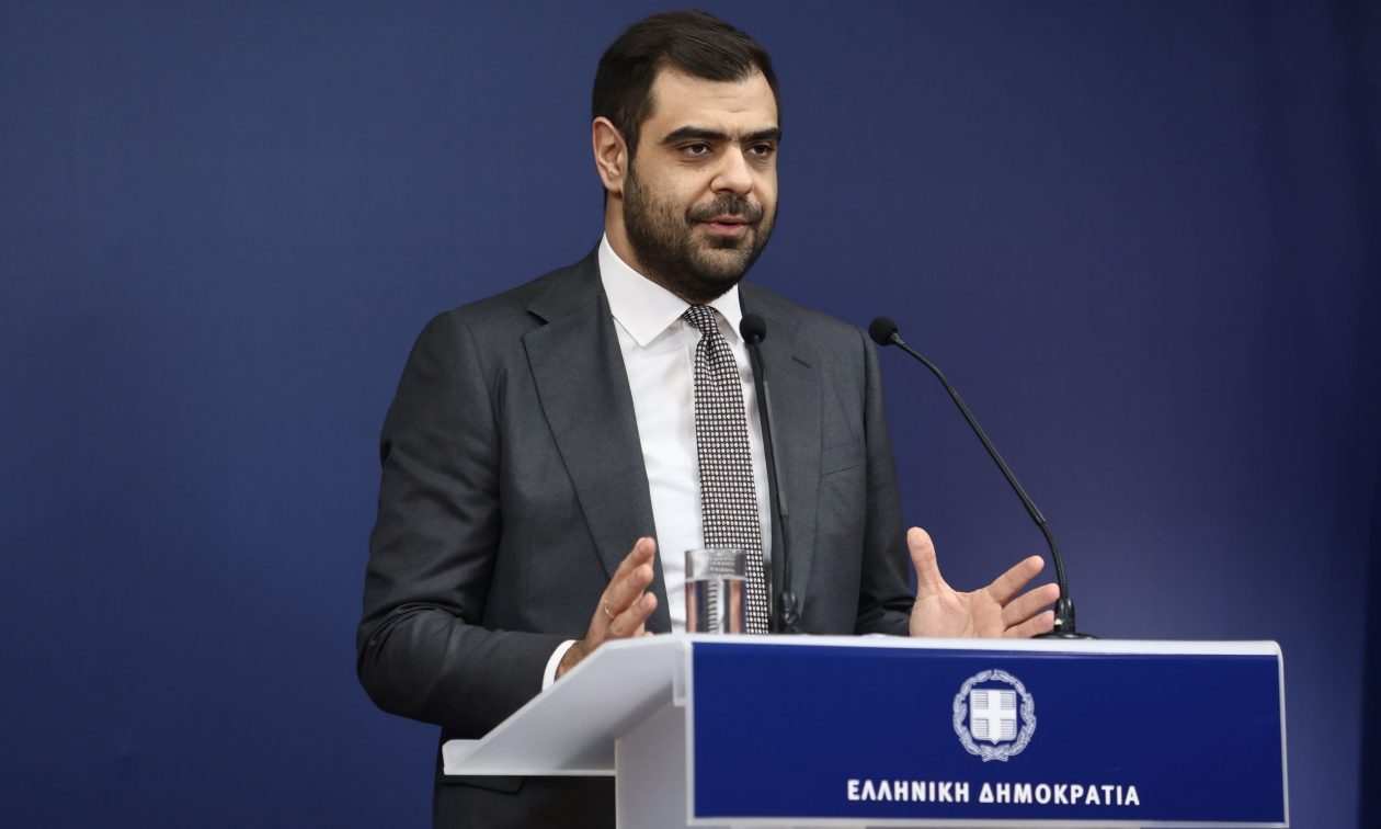 Παύλος Μαρινάκης: Δείτε live την ενημέρωση των πολιτικών συνατκτών από τον κυβερνητικό εκπρόσωπο