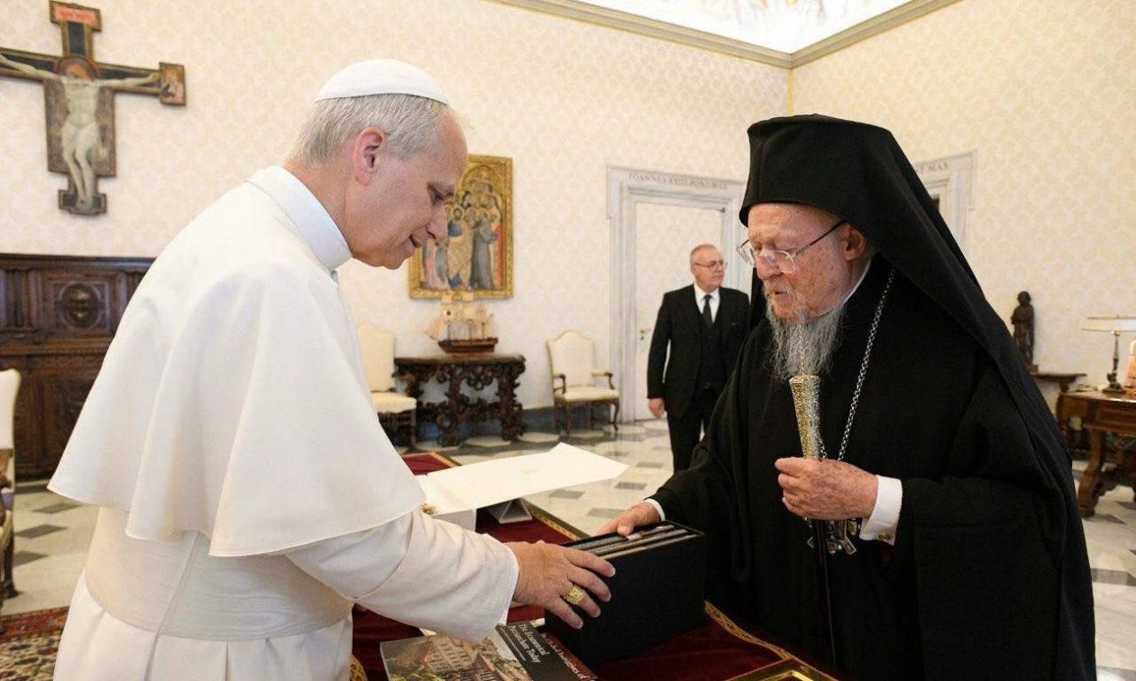 Επίσκεψη Πάπα Λέοντα στη Νίκαια της Μικράς Ασίας – Τι συζήτησαν με τον Οικουμενικό Πατριάρχη