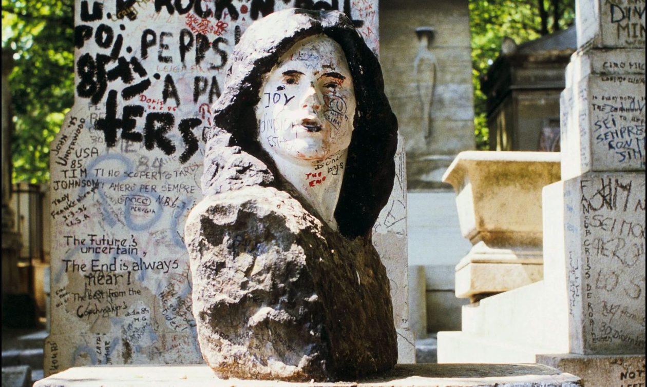 Η προτομή του Τζιμ Μόρισον που είχε κλαπεί το 1988 από τον τάφο του στο Παρίσι βρέθηκε τυχαία
