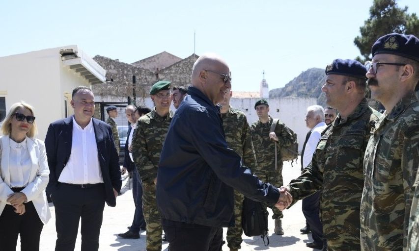 Νίκος Δένδιας: Επιθεώρησε τη Διοίκηση Άμυνας Νήσου Μεγίστης – Βρέθηκε και στο Καστελόριζο