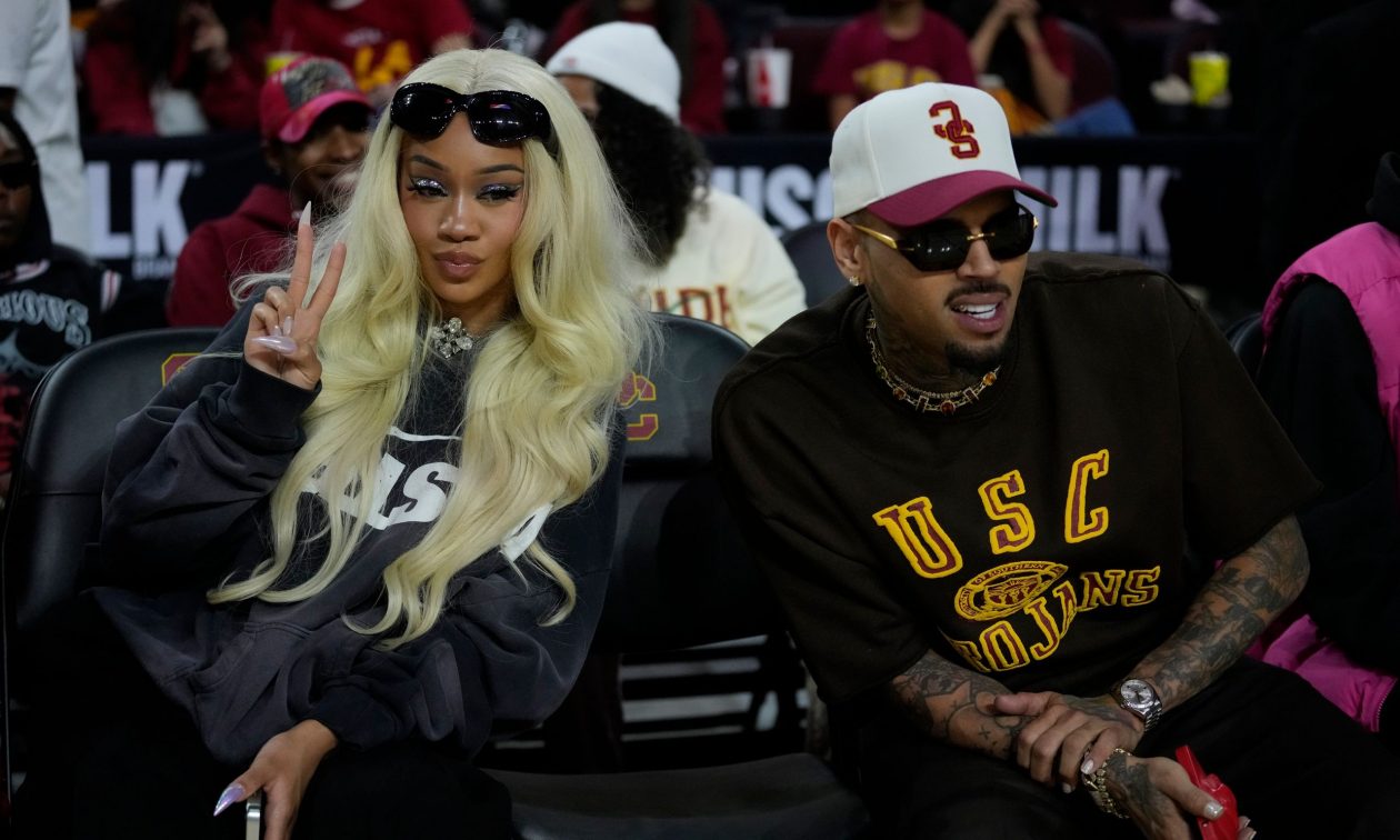 Ελεύθερος ο Chris Brown με εγγύηση 5 εκατομμυρίων λιρών – Κατηγορήθηκε για «απρόκλητη επίθεση»