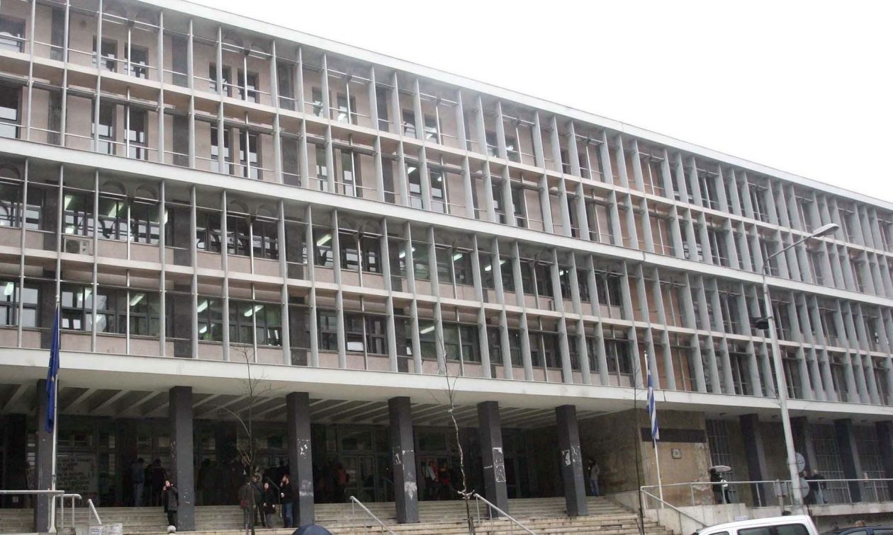 Θεσσαλονίκη: 83χρονη εκβίαζε και εξέδιδε νεαρή αλλοδαπή – Τα ροζ λαβράκια της Αστυνομίας