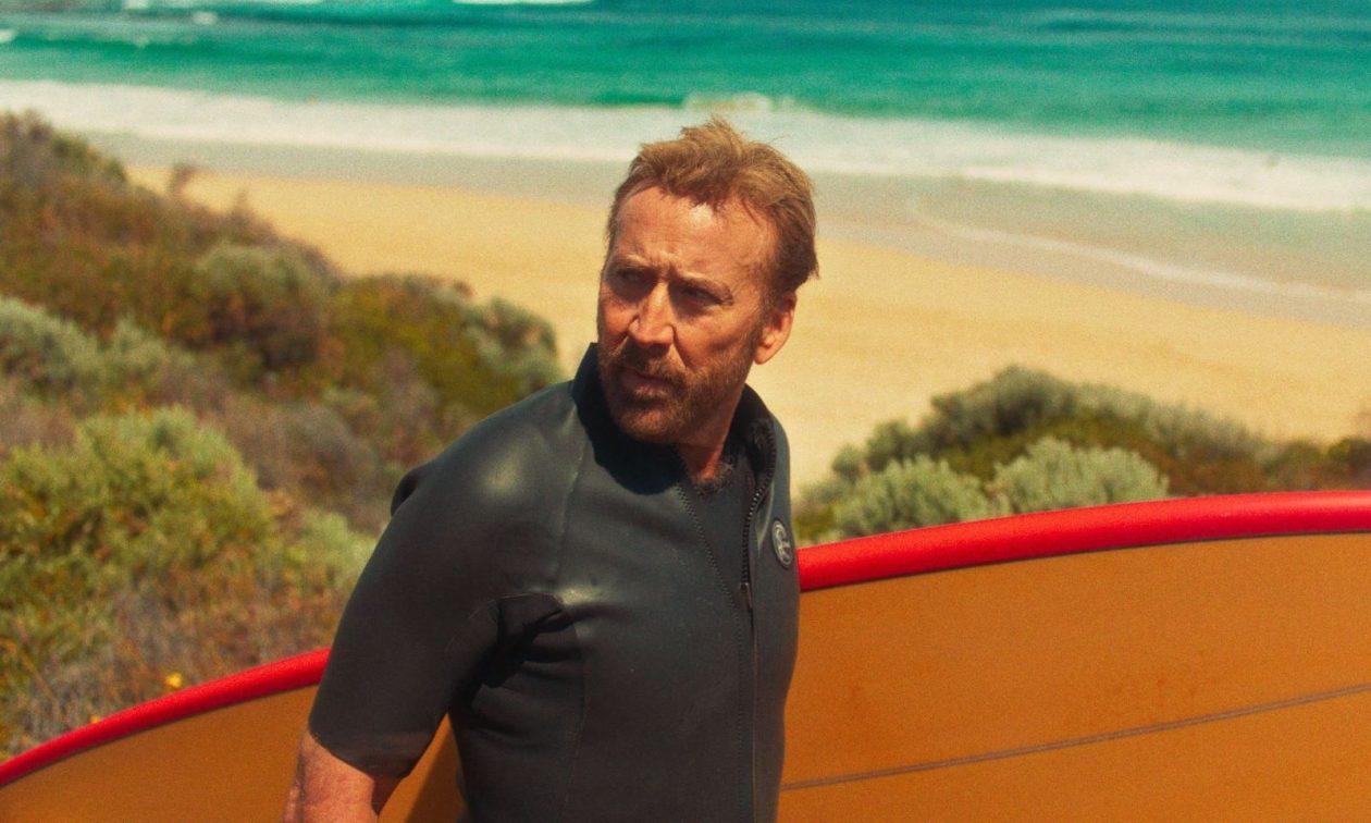 «The surfer»: Ο Νίκολας Κέιτζ επιστρέφει με ένα ψυχολογικό θρίλερ στη θάλασσα