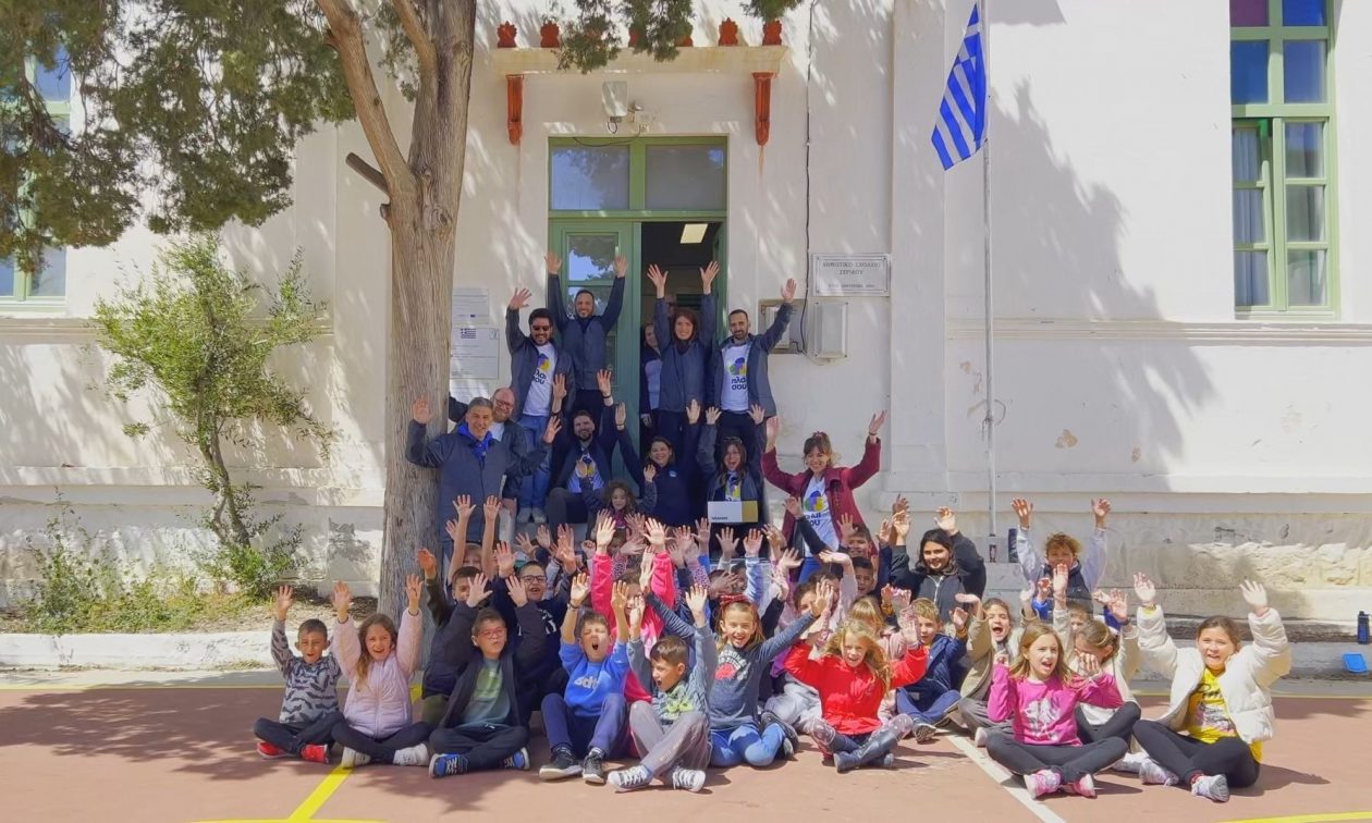 Η Πλαίσιο και η +πλεύση εξοπλίζουν σχολεία ακριτικών νησιών