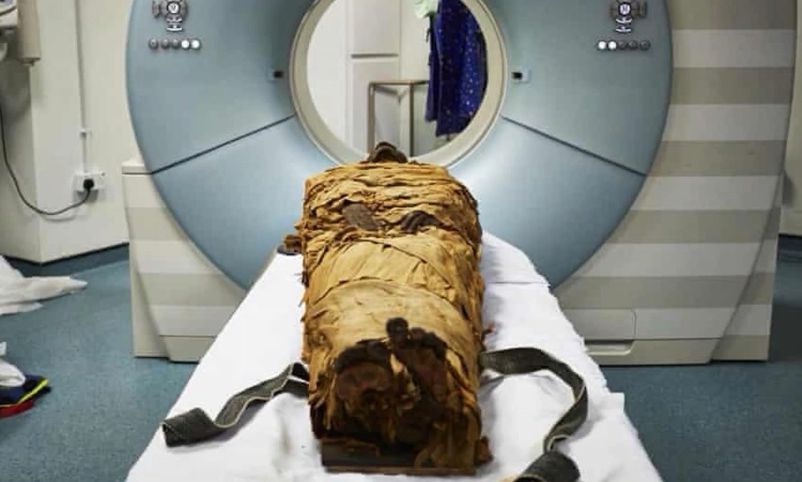 Σπάνια τατουάζ σε μυστηριώδη μούμια 800 ετών μπερδεύουν τους αρχαιολόγους