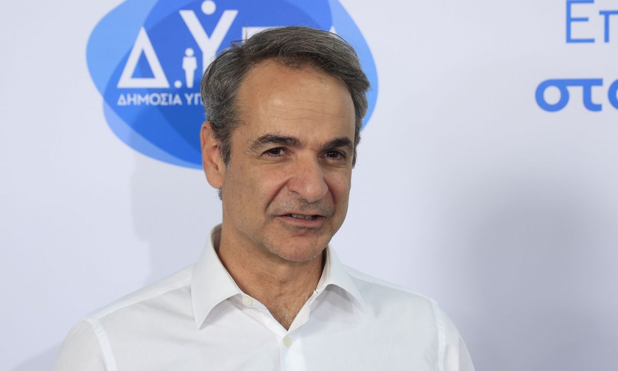 Μητσοτάκης στο TikTok: Στο καφέ πρώην άνεργης που το άνοιξε με πρόγραμμα της ΔΥΠΑ
