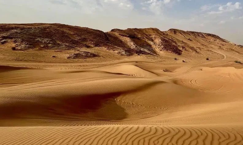 ΗΑΕ: Ρεκόρ ζέστης με 51,6°C – Η πιο θερμή ημέρα Μαΐου που έχει καταγραφεί ποτέ στα Εμιράτα