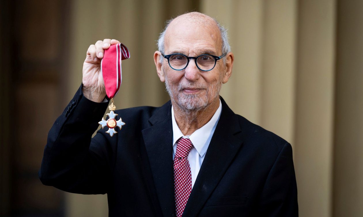Πέθανε ο πρώην διευθυντής του BBC, Alan Yentob – Αποχαιρετούν το πρόσωπο της τέχνης στην τηλεόραση