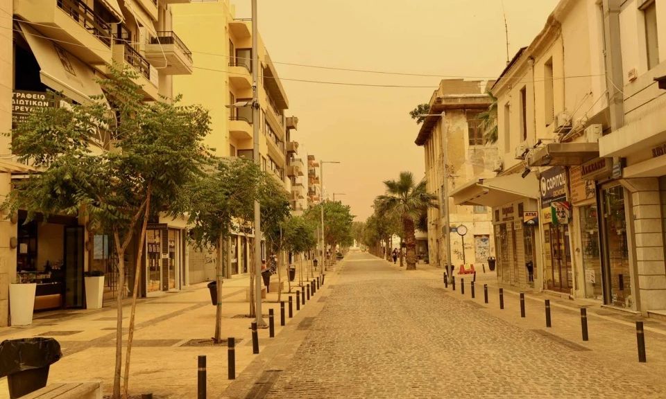 Αφρικανική σκόνη και έλλειψη νερού «πνίγουν» το Ηράκλειο – Εκκλήσεις για υπευθυνότητα από τις Αρχές