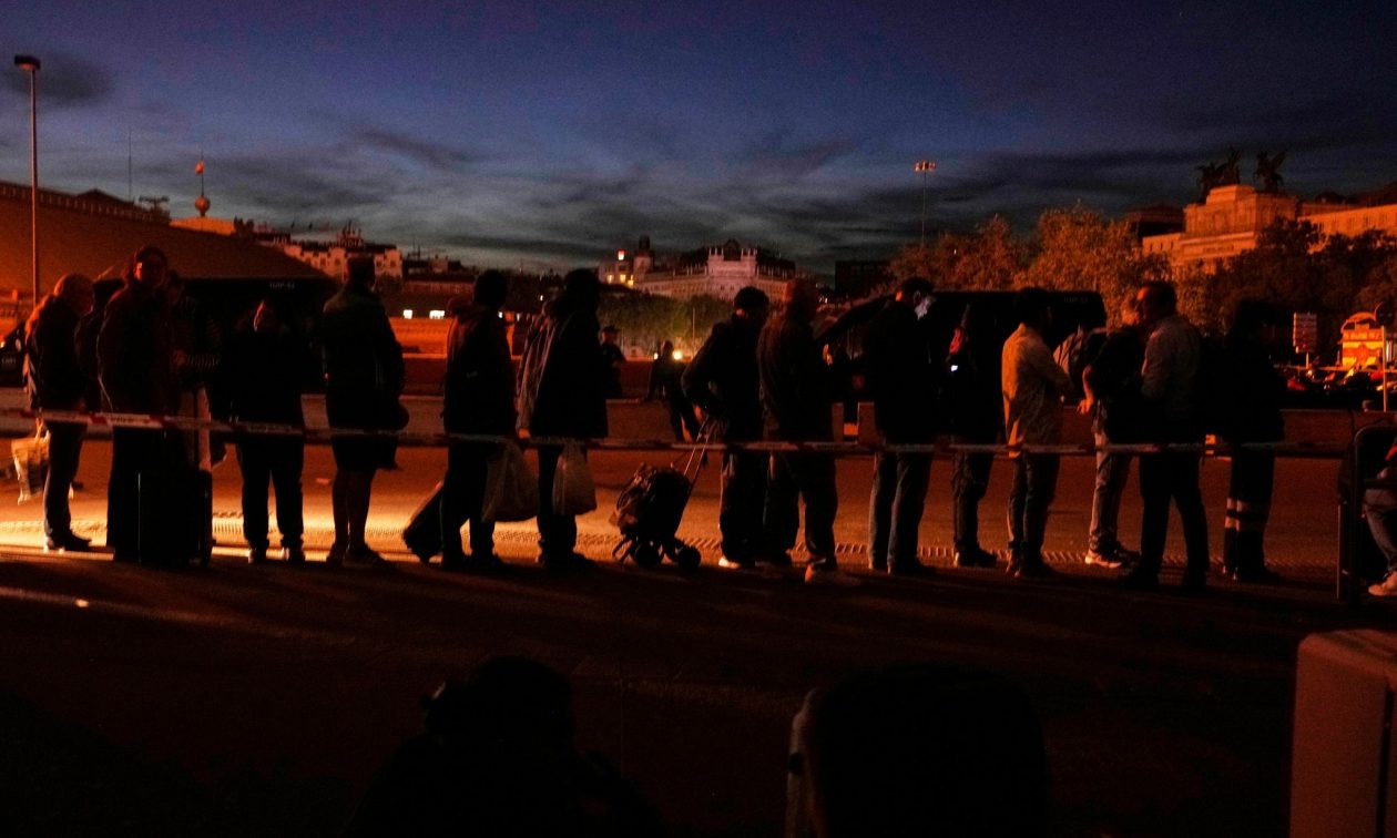 Μπλακ άουτ στη Γαλλία: Αναρχικοί ανέλαβαν την ευθύνη
