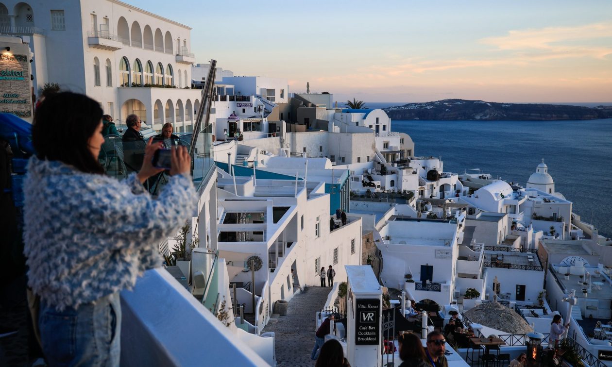 Σαντορίνη: χωρίς νερό επί 24 ώρες – Σε απόγνωση κάτοικοι και επιχειρηματίες