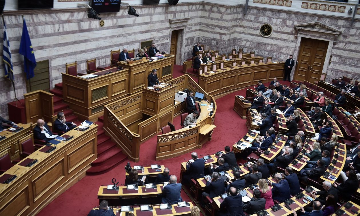 Τέμπη: Αντιπολίτευση κατά ΝΔ για την πρόταση περί προανακριτικής και τις ευθύνες Καραμανλή